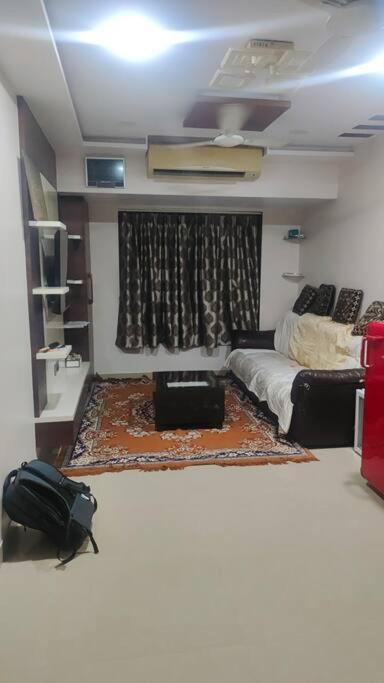 Full Furnished 1 Bhk In South Mumbai Appartement Buitenkant foto