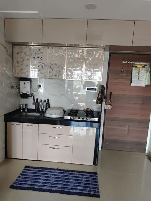 Full Furnished 1 Bhk In South Mumbai Appartement Buitenkant foto